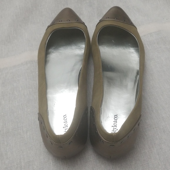 Style & Co Lizzie 2 Tone Flat with Stud detailing - Picture 3 of 8